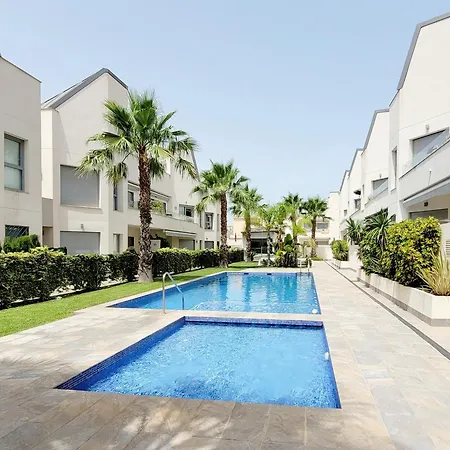 Pmt01 - Modern, Luxury With Heated Pool * Torrevieja