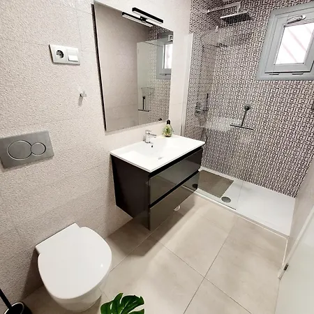 Pmt01 - Modern, Luxury With Heated Pool