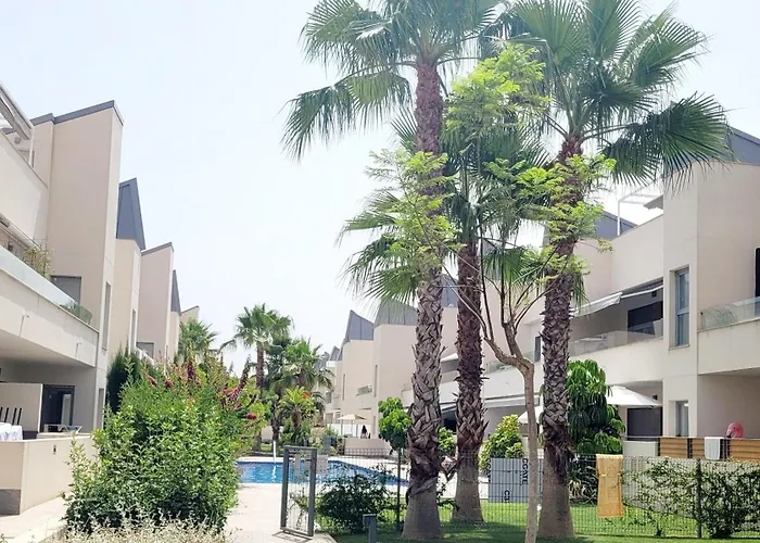 Modern Luxury Apartment With Pool & Terrace *